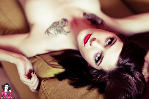 levee-suicide:  [SG] Levee - Sullen Girl 