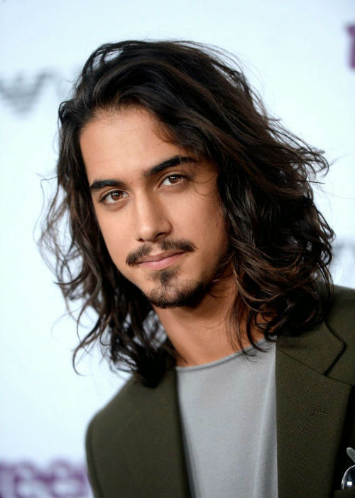 musicfashionmonsters: maskedmamba:baijara:Avan as Prince of Persia, Avan as Aladdin, Avan as everyth