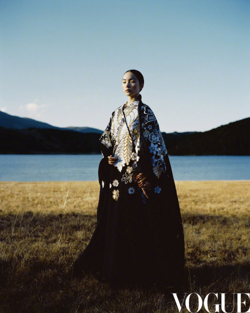 Vogue China January 2021 : Xiao Wen Ju by Leslie Zhang