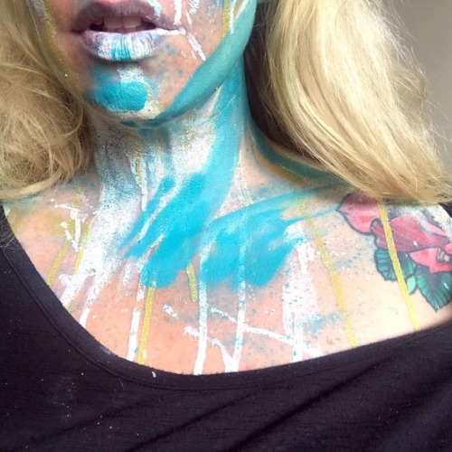 . . . . . #tattyslip @pebblezink_collective #paint #art #selfie #emotive