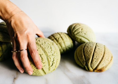 sweetoothgirl:Matcha Melon Pan (Japanese Sweet Bread Buns)