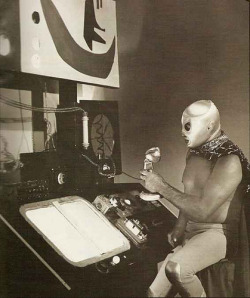 ghostsareassholes: “Hello? Yes, this is Santo.”