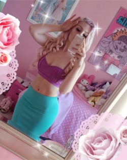 fluorescent-adult-lesson:  albinwonderland:  I accidentally Ariel’d  Wow, what a goddess