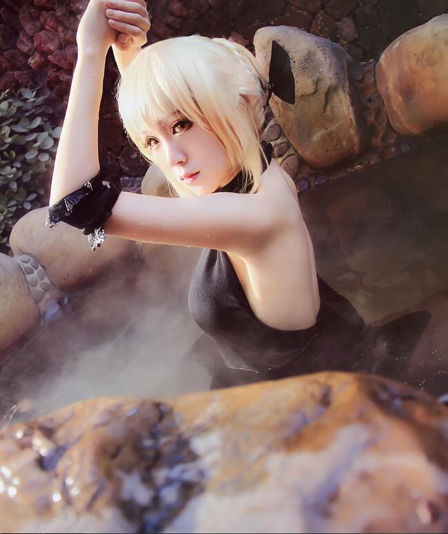boomjoy:  Fate Stay Night Saber CosplaySource: Fate Stay NightCharacter: SaberCostume