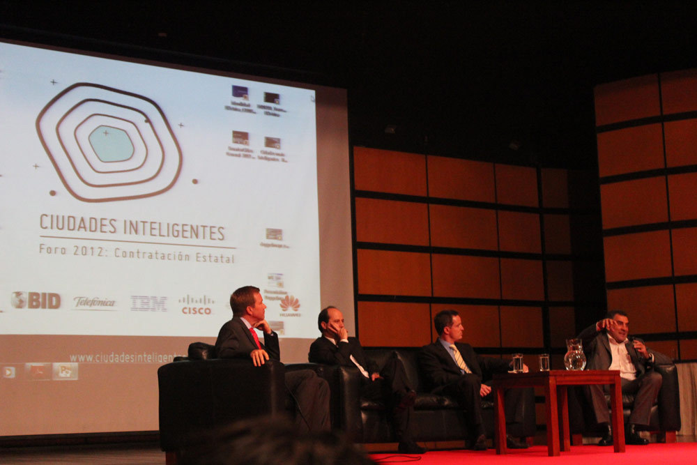 2012 / Foro Ciudades Inteligentes U. Rosario - MIT – Harvard
De la mano del Centro de Estudios Urbanos de la Universidad del Rosario y la Asociación MIT – Harvard Colombia diseñamos y desarrollamos la imagen del Foro Ciudades Inteligentes 2012 basado...