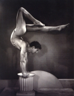 Amazing-Menreturn: Maximien: Graceful Pose, 1930S Amazing-Menreturn | Http://Www.amazing-Menreturn.tumblr.com/Archive