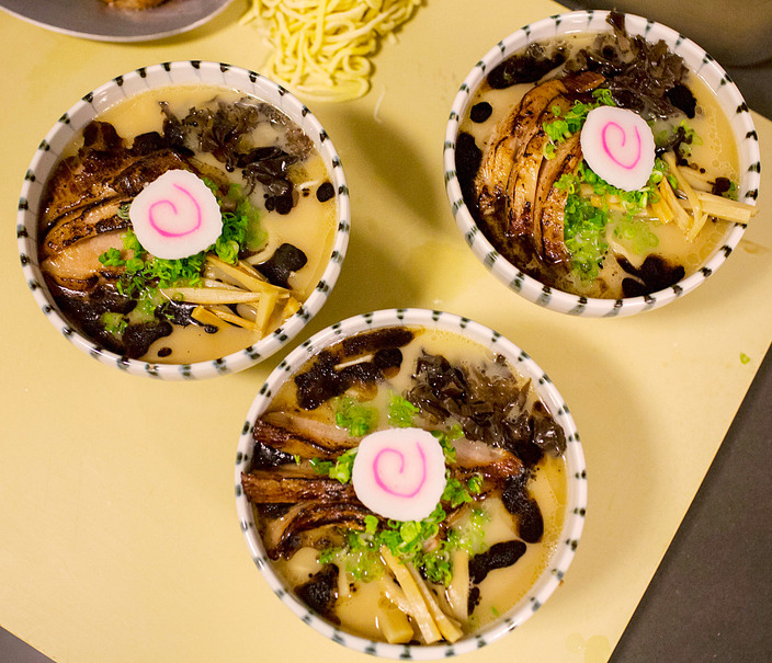 ayyeeeitzleona:  kateoplis:  Holy Ramen: 10 slurp-worthy joints in NYC  