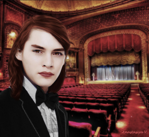 Armand in the Theatre des VampiresThe Theatre des Vampires was born.And worthless shell that I was, 