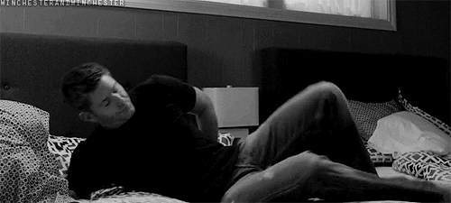 obsessionsandtruth:  winchesterandwinchester:  I love how he drags his hand over the bed like but I don’t wanna get up.  friendly reminder that jensen was actually asleep during this scene  