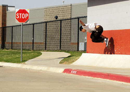 vansskate:  Burnout: OK Dokey Thrasher Magazine’s Michael Burnett tours some of Oklahoma’s premiere spots with Anthony Van Engelen, Elijah Berle, Kyle Walker. Click through and watch the team get vertical in the flat mid-west.