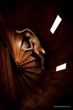 Viciouscunt:  &Amp;Ldquo;Stairwell&Amp;Rdquo; Model: Kimberly Jay Photographer: Synthesisphoto