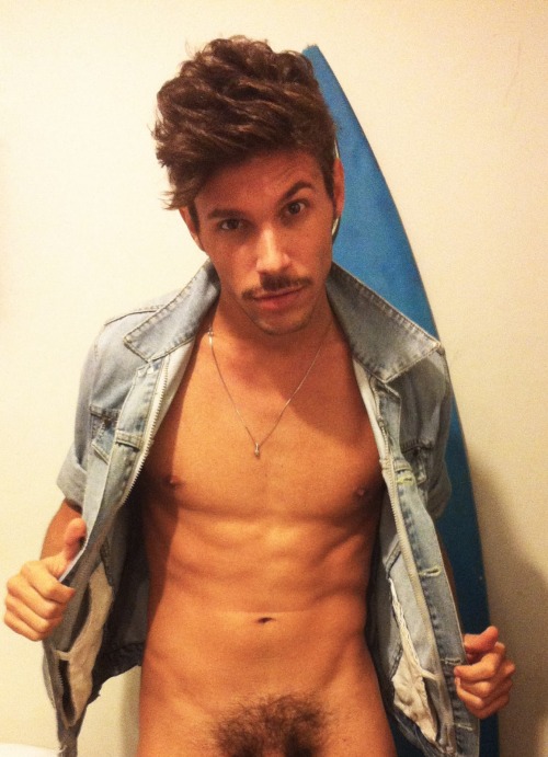 edu-dudu:  Diogo… 9 inches of pleasure! (Brazilian Gay Escort)