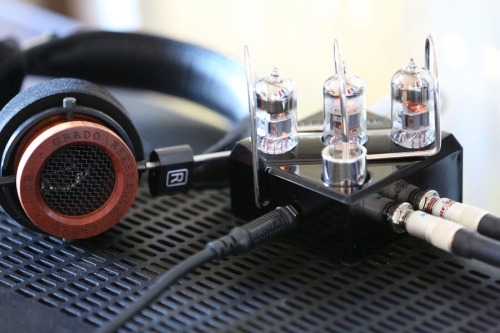 adrimarcos:  EAR MAX HEADPHONES AMP