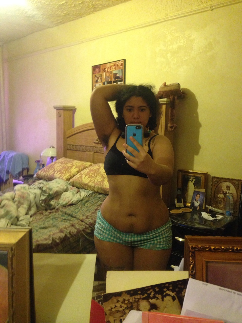 wutangwookie:  thracianprincess:  Have some blurry mirror pictures.  omfg let me