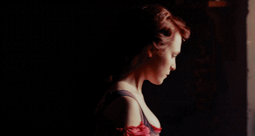 tatzelwyrm:A moody set for Constance.