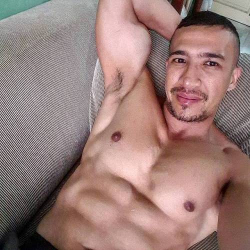 alexlim86:Abang sado berani mati posting adult photos