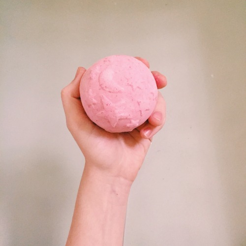 XXX lovlae:  pretty sure this bath bomb was made photo