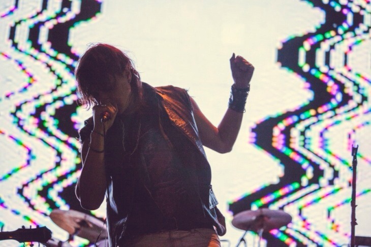 juliancasablancasfrenchkiss:  Everyone lies to me and tries to sell me stuff, but