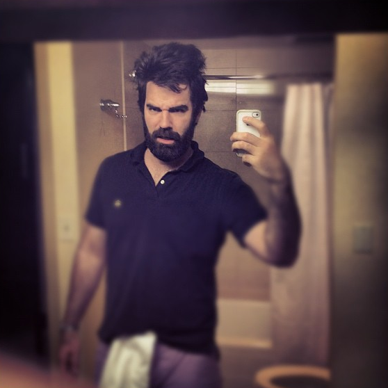 thewidowhowlapp:  rob delaney: hottest of hot dads/king of the mirror selfie 