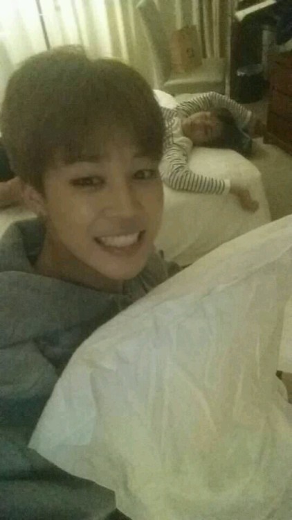 jimjomiez: When Taehyung and Jimin took pictures of each other sleeping