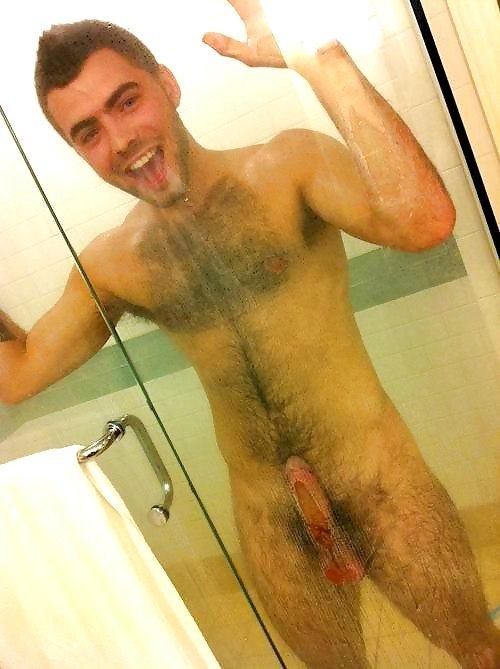 thatshotguys:  Showertime. Like this? Follow That’s Hot, Guys!