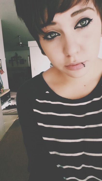 superqtgirls:  http://stayradnotsad.tumblr.com/ 