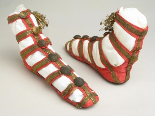 omgthatdress:  Boots 1800s Manchester City Galleries  owwoooa, sandals and socks dating back to 1800