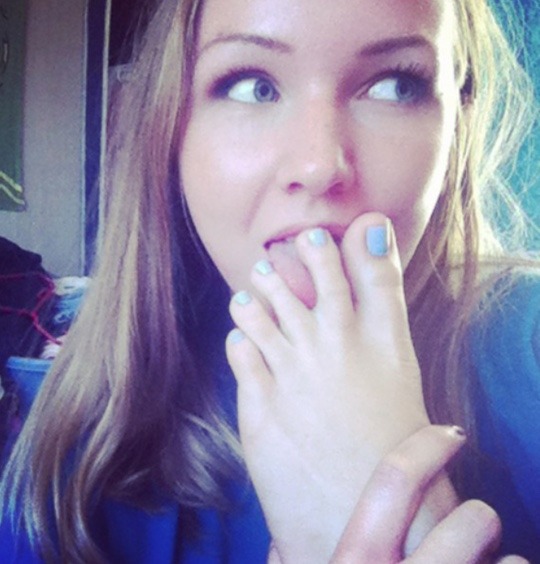 dopefreshcalvin:  Yummy!!! 👅👣 