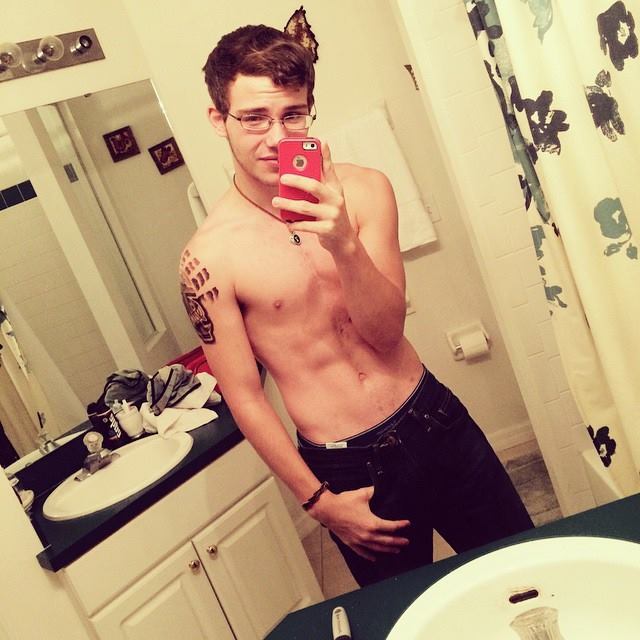 rts-ratethestraightblog:  Rate Mason here with 50 likes or reblogs if you think he