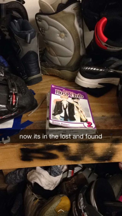 a-creepy-wholockian:so my cousin ultimatefez11 and i were skiing and we found a few pages on the slo