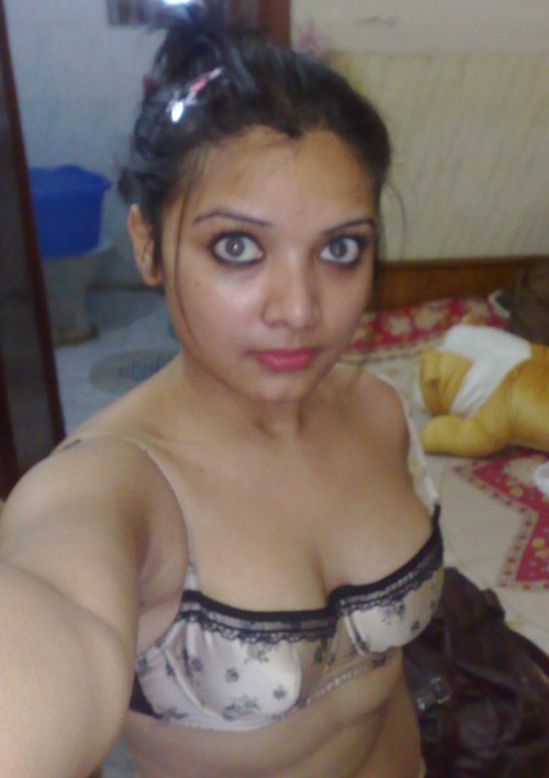 riyandramorous: delhimale25: Blue eyes hypnotize teri kardi e menu Beautiful Beautiful girl
