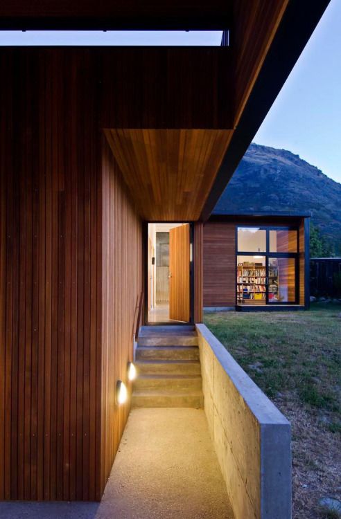 hyper-caine:  Family Lake Home | Source | HC 