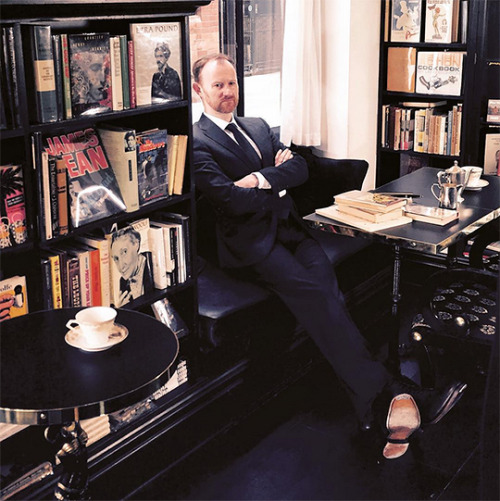 phipiohsum475:Pictures of Mark Gatiss that make me want to fall to my knees. Damn&hellip;.@katre