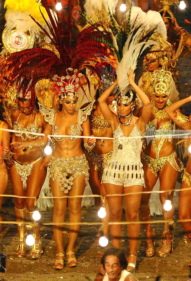 beyoncegrangallery:    ‘PUT IT IN A LOVE SONG’ IN RIO WHIT ALICIA KEYS  2010′