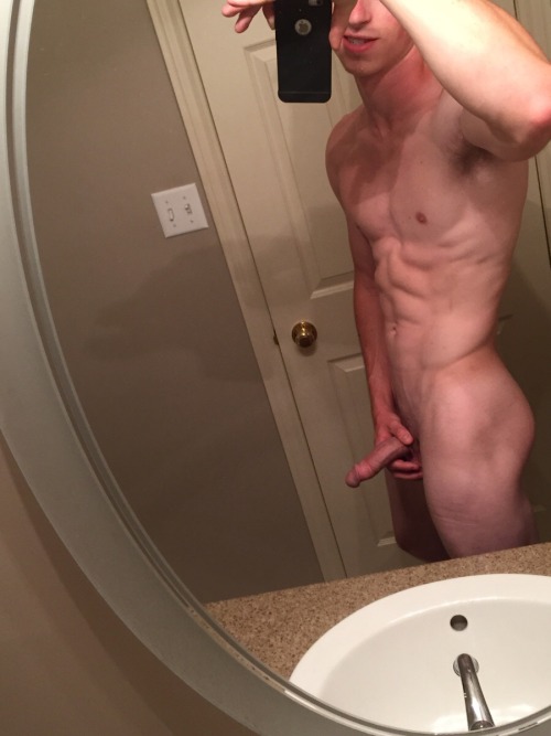 Porn Pics straightdudesexting:  19 year old straight