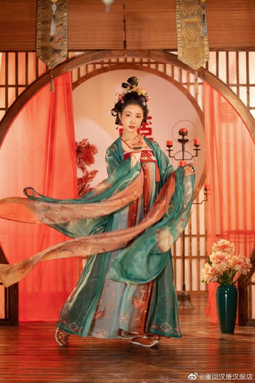 hanfugallery:chinese hanfu for wedding by 重回汉唐