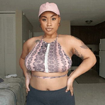 eyerollgodd: 🌸How to have a crop top body…🌸  1. Grab a crop top 2. Put it on your body 3. Understand that you are beautiful no matter what anyone else tries to tell you. ♡   All that aside that crop top is literally amazing. I need a store name.