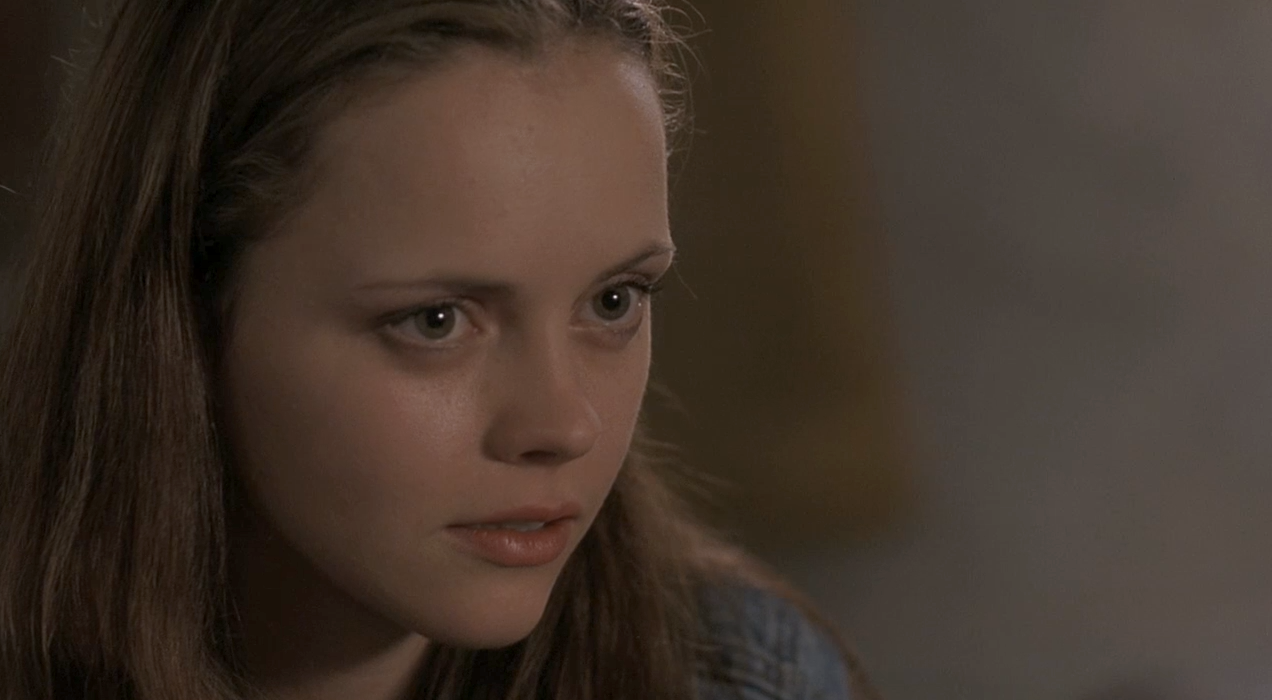 hirxeth:  “I’m the girl who is lost in space, the girl who is disappearing always,