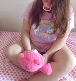 littlequeenem:  Daddy says I’m allowed to tell alllll my secrets to my stuffies!   Do not remove my caption or the stuffies will hate you   Do not interact if you are under 18
