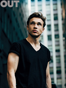 Men-Men-Everywhere:  William Moseley 