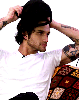 tumblr_pyuwb2Gb801r5uehlo2_400.gif