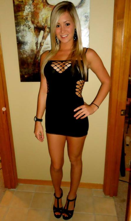 babes-in-tight-dress: Ready to go