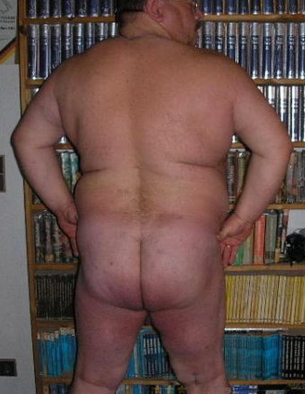 fatarselover: Nice some nice big fat asses… 