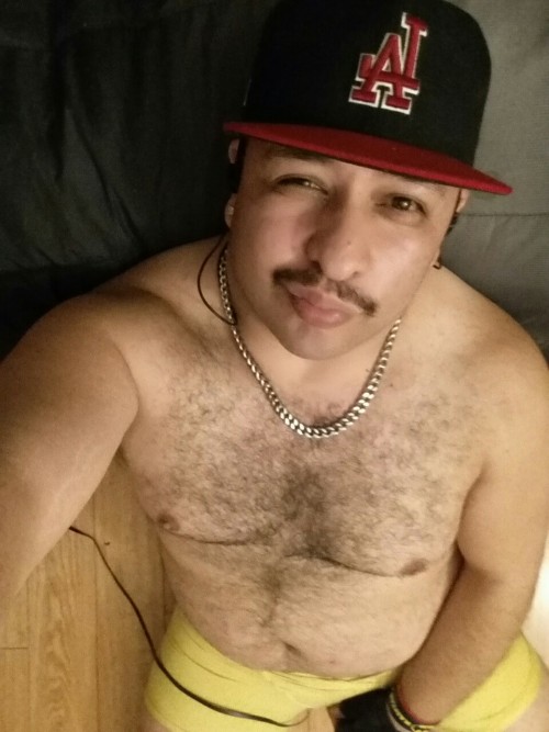 jay-braham:  no filter just me #TummyTuesday