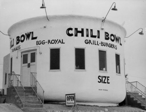 paulftompkins:  archiemcphee:  If only we had a time machine, then the next Geyser of Awesome Field Trip would be travel back in time to Los Angeles to visit these amazing roadside attraction restaurants shaped like giant food, animals, and housewares.