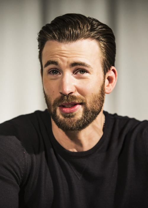 chrisevanslive: CHRIS EVANS at the CACW press conference, 2016.