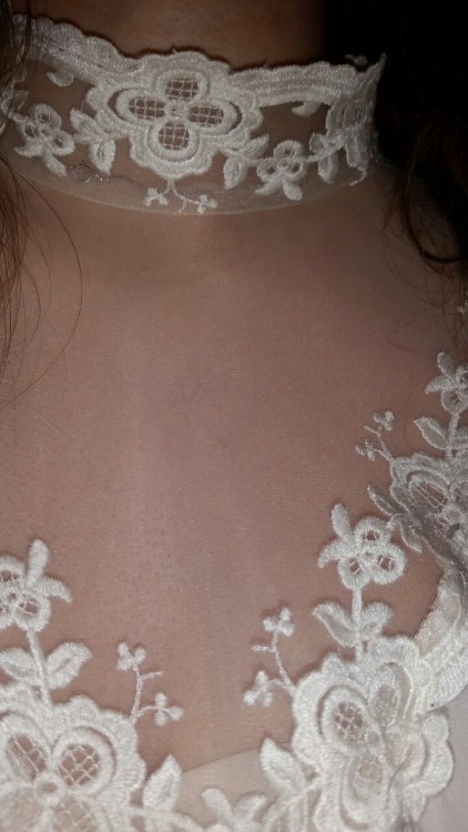angelbabybruises:  in love with lace 