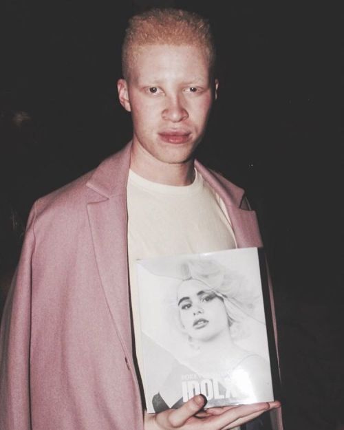 Mega babe #shaundross at our Forever Young party - check out all party pics on our Facebook page #id