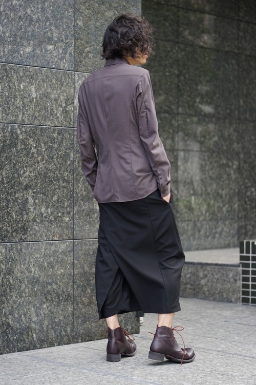  Items UsedDEVOAShirt Wool Super 100’s - Devoaitems code: SHP-NWHSize 1DEVOAHAKAMA Pants Wool 