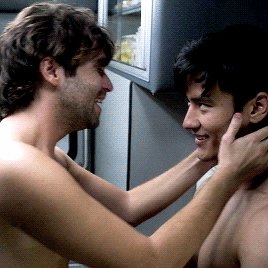 gloriousbodies:  antifamutantdown:  itsalekz:   Alex Landi and Jake Borelli in “Grey’s
